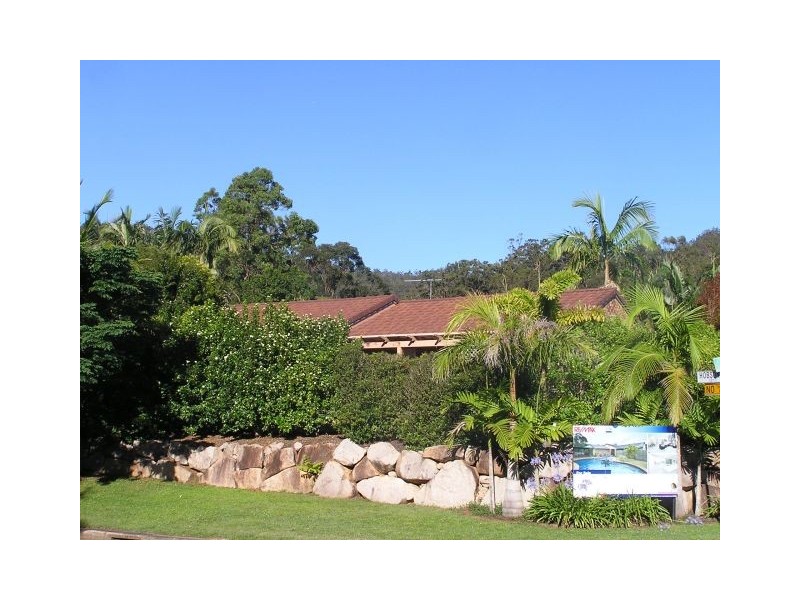 1 Hobson Court, Chapel Hill QLD 4069