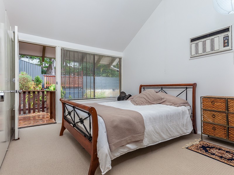 63 Ironside Street, St Lucia QLD 4067