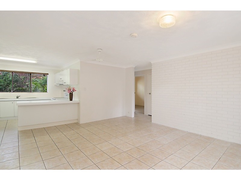 2/8 Bryce Street, St Lucia QLD 4067