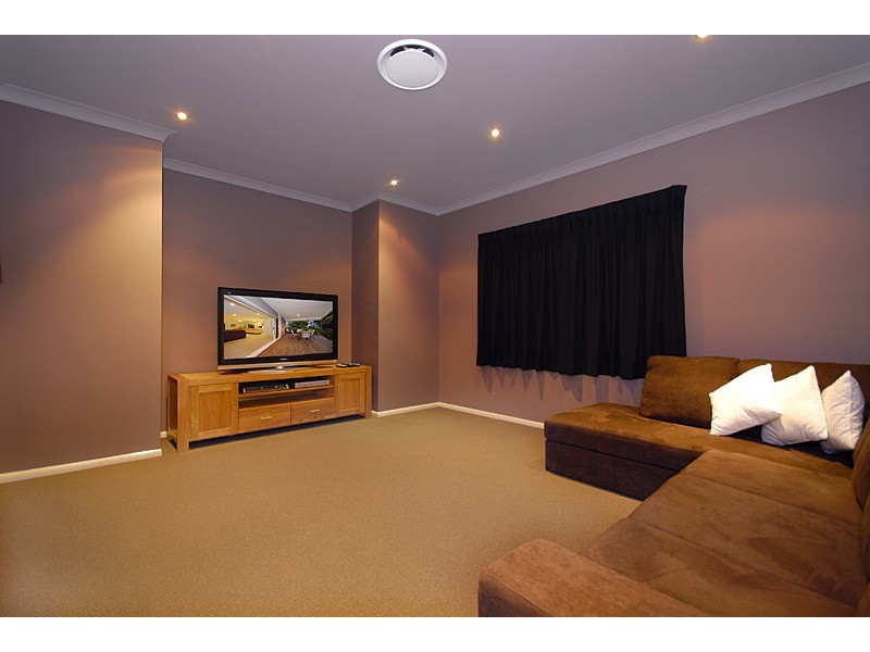 23 Vakuta Street, Fig Tree Pocket QLD 4069