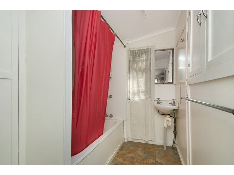 18  Bathurst Street, Red Hill QLD 4059