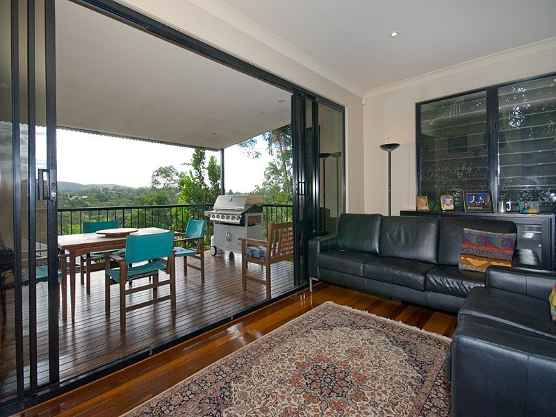 57 Dengate Lane, St Lucia QLD 4067