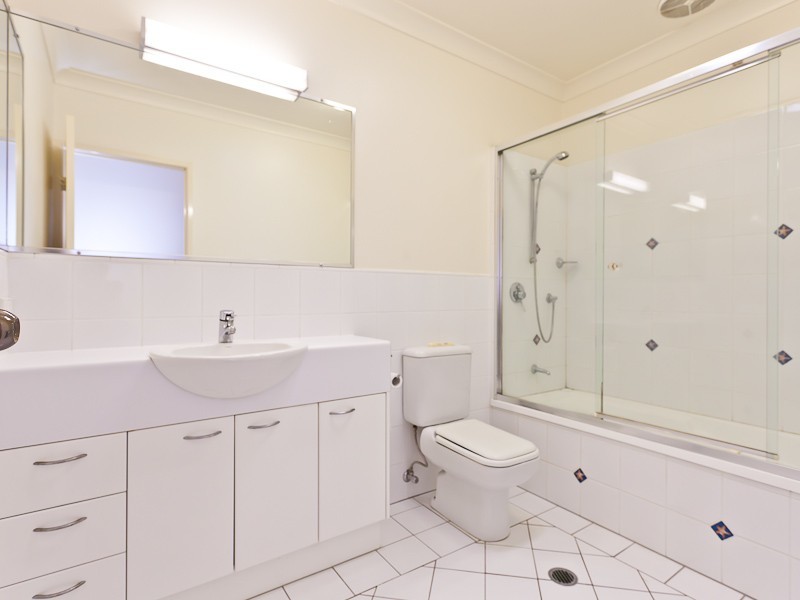 2/217 Baroona Road, Paddington QLD 4064