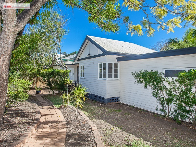 27 Stuartholme Road, Bardon QLD 4065