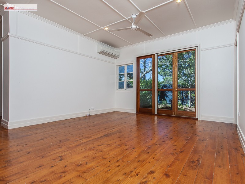 27 Stuartholme Road, Bardon QLD 4065