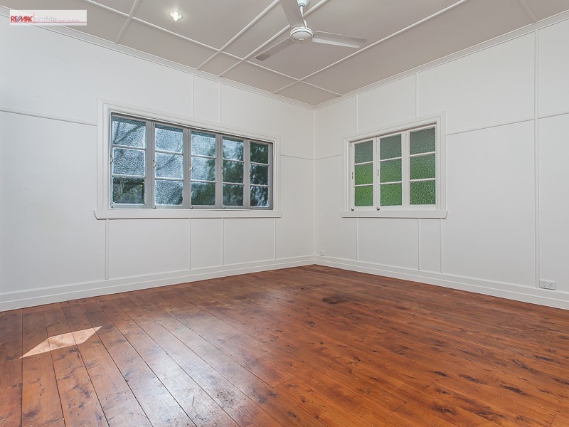 27 Stuartholme Road, Bardon QLD 4065