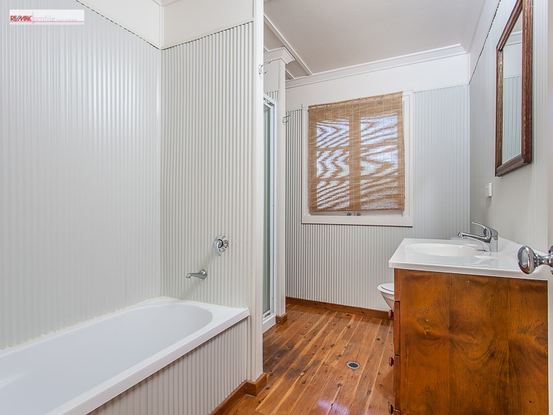 27 Stuartholme Road, Bardon QLD 4065