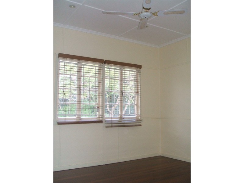 21 Kamber Street, Bardon QLD 4065