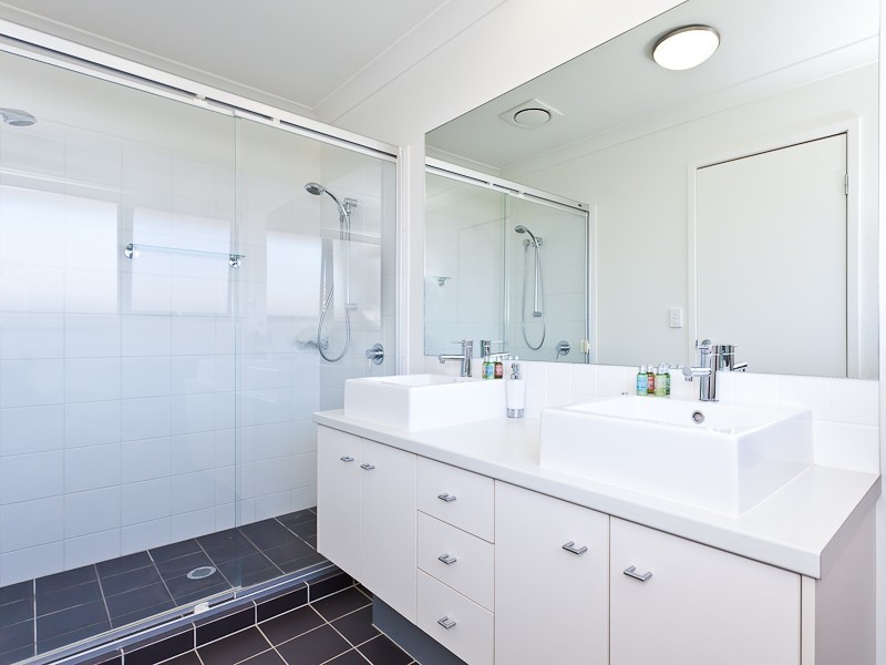 11 Jarrah Street, Moggill QLD 4070
