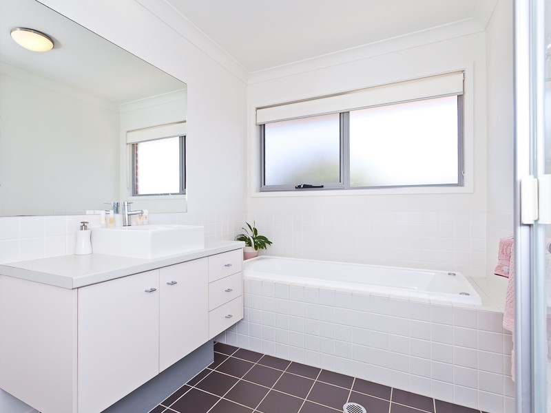 11 Jarrah Street, Moggill QLD 4070