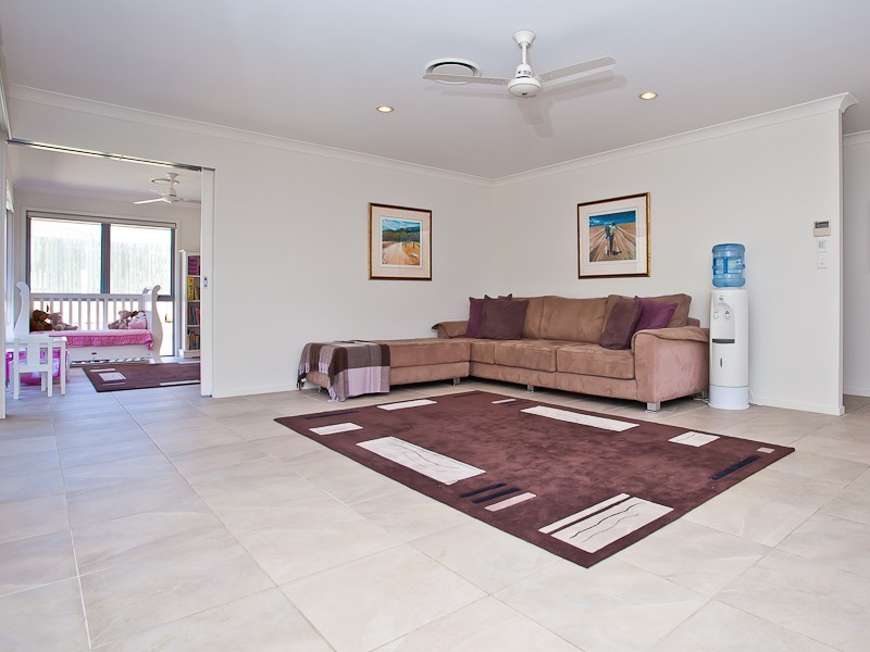 11 Jarrah Street, Moggill QLD 4070