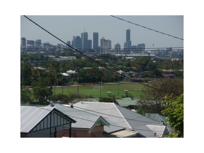 98 Pear Street, Greenslopes QLD 4120