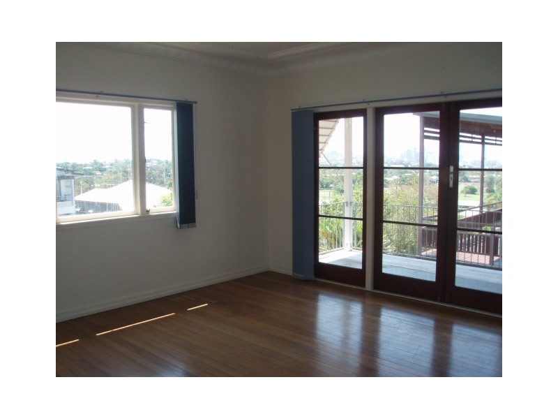 98 Pear Street, Greenslopes QLD 4120