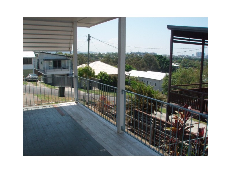 98 Pear Street, Greenslopes QLD 4120