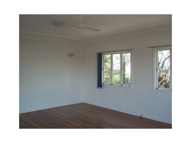 98 Pear Street, Greenslopes QLD 4120