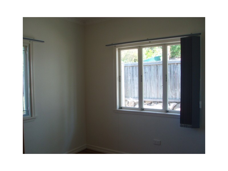 98 Pear Street, Greenslopes QLD 4120