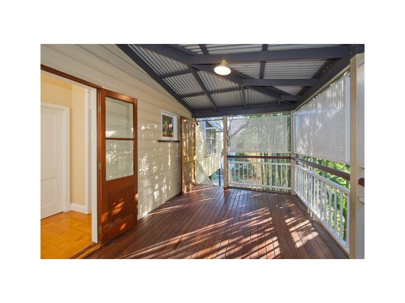 10 Emma Street, Milton QLD 4064