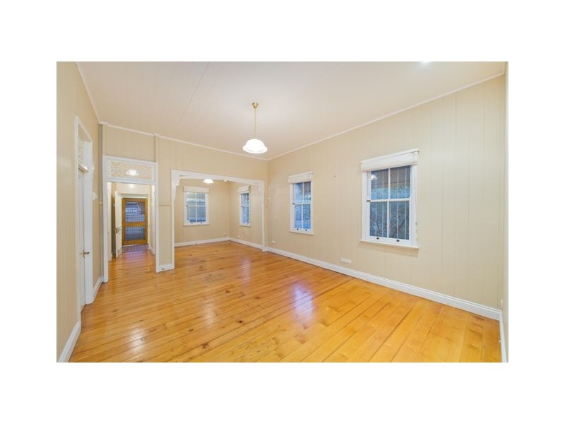 10 Emma Street, Milton QLD 4064