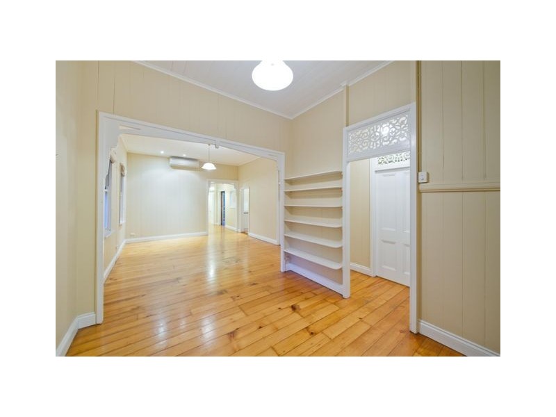 10 Emma Street, Milton QLD 4064