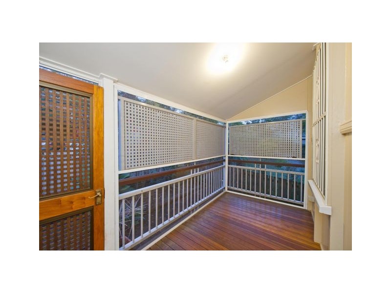 10 Emma Street, Milton QLD 4064