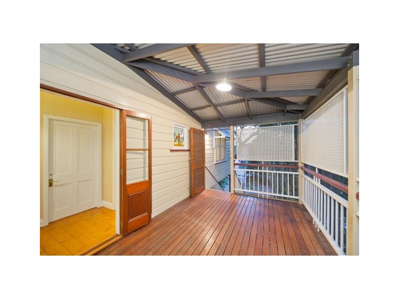 10 Emma Street, Milton QLD 4064