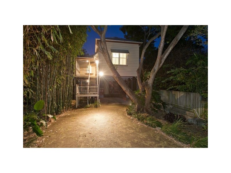 10 Emma Street, Milton QLD 4064