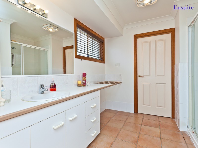 9 Coolabah Crescent, Bridgeman Downs QLD 4035