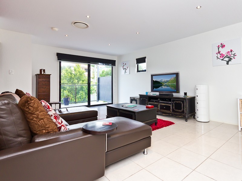 17 Garden Terrace, Newmarket QLD 4051