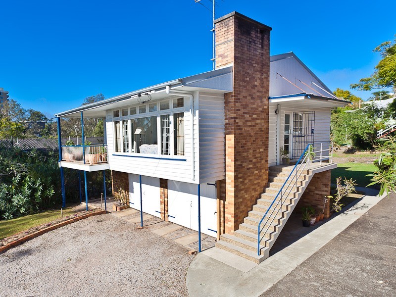 19 Sir Fred Schonell Drive, St Lucia QLD 4067