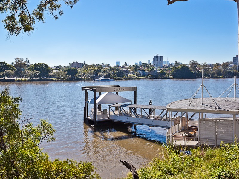 19 Sir Fred Schonell Drive, St Lucia QLD 4067