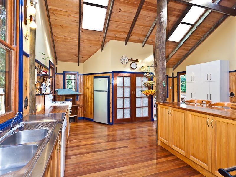 2154 Mt Glorious Road, Mount Glorious QLD 4520
