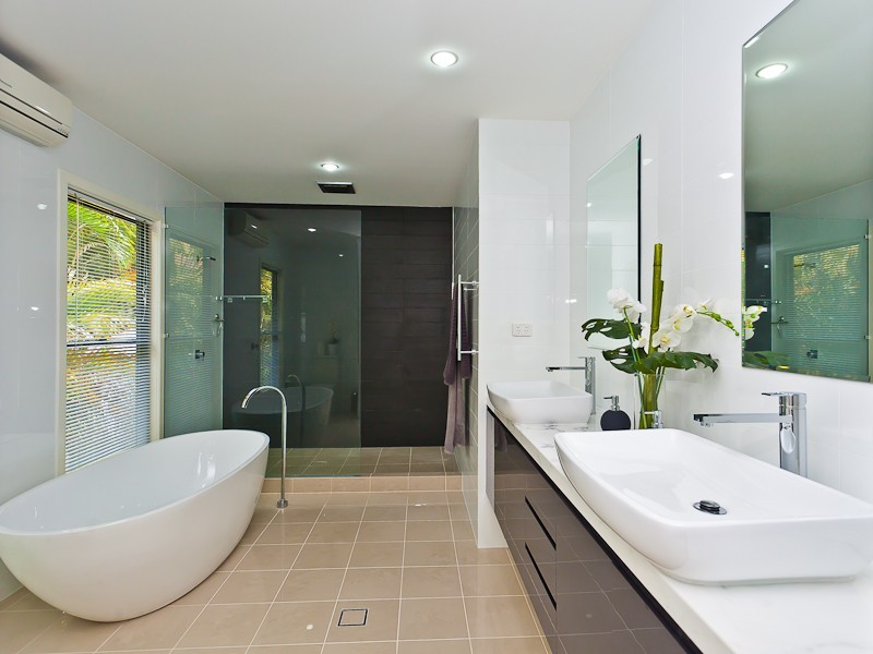 7 Glin Avenue, Newmarket QLD 4051