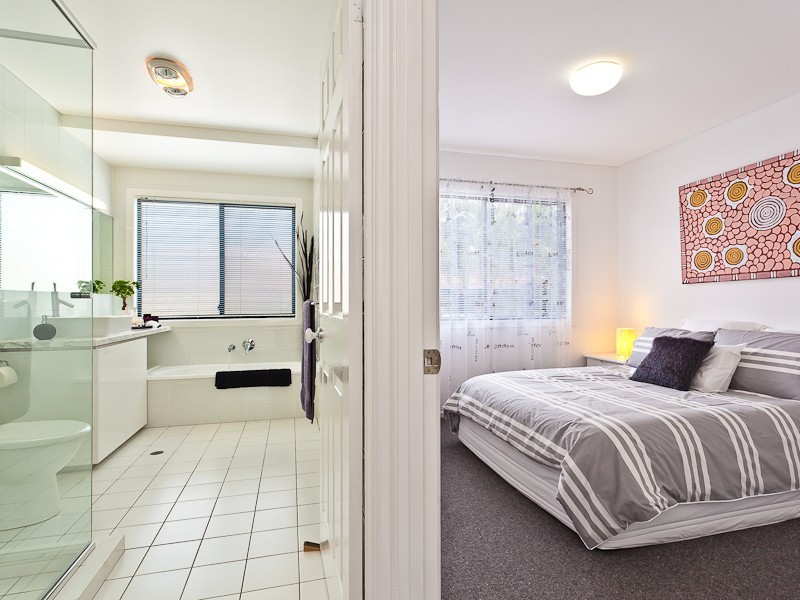 7 Glin Avenue, Newmarket QLD 4051