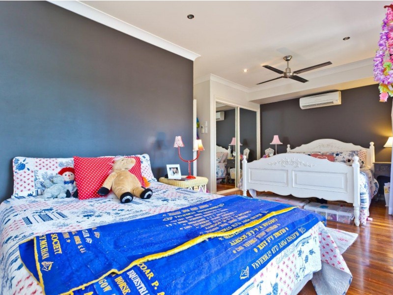 2 Samuel Place, Sinnamon Park QLD 4073