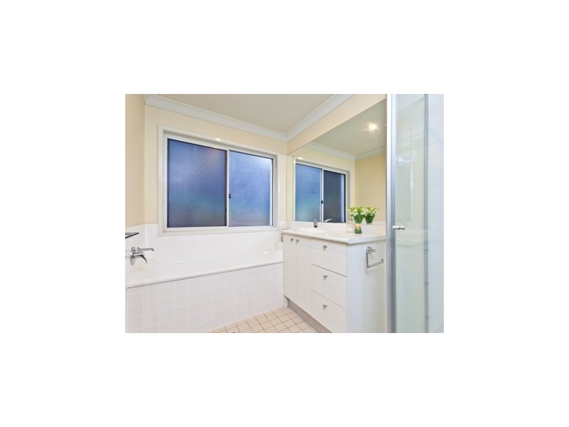 43 Hepworth Street, Chapel Hill QLD 4069
