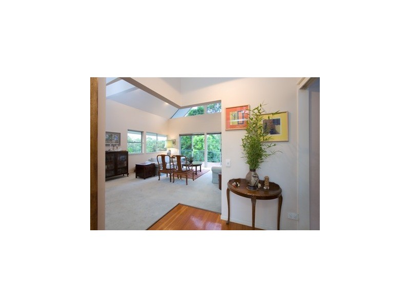 8 Satinwood Court, Bardon QLD 4065