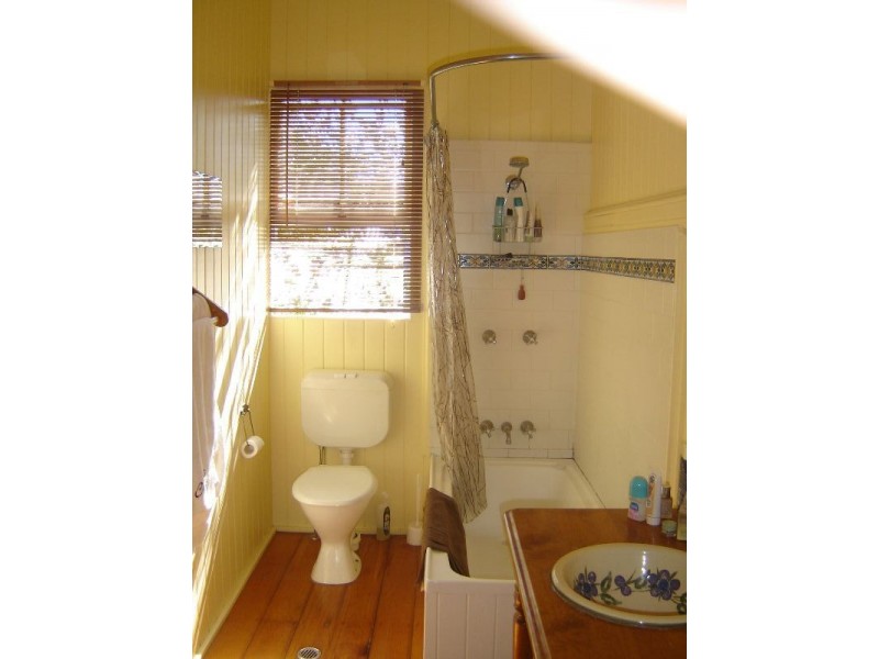 4 Armstrong Terrace, Paddington QLD 4064