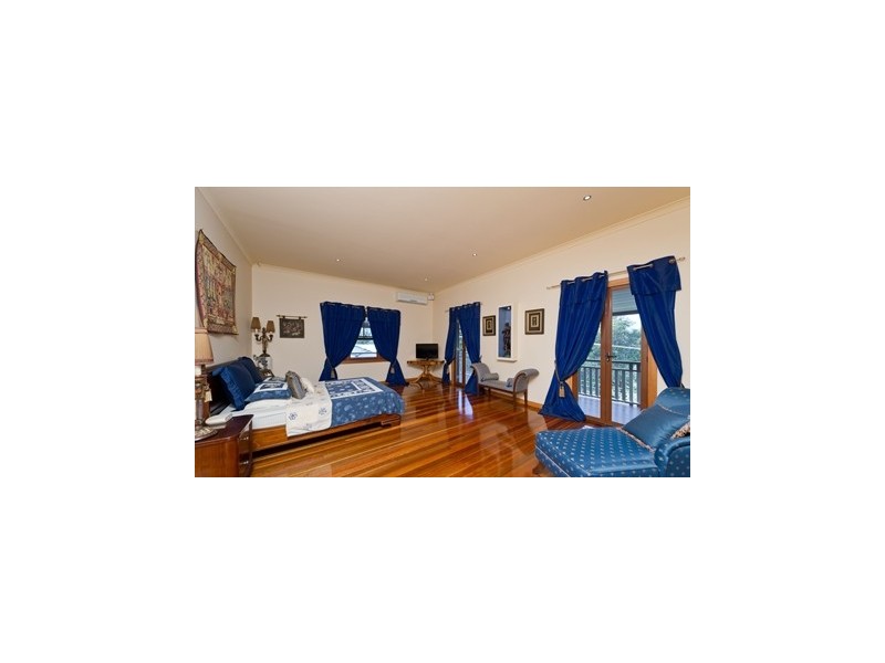 19 Raleigh Parade, Ashgrove QLD 4060