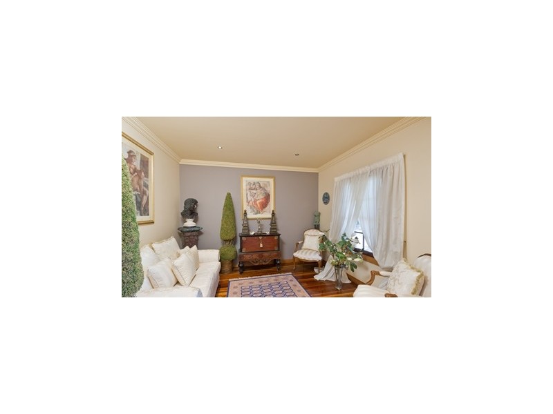 19 Raleigh Parade, Ashgrove QLD 4060