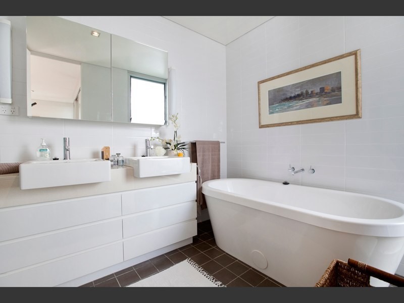 2/238 Old Cleveland Road, Coorparoo QLD 4151