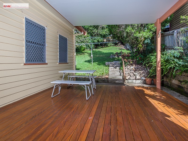 34 Barnett Road, Bardon QLD 4065