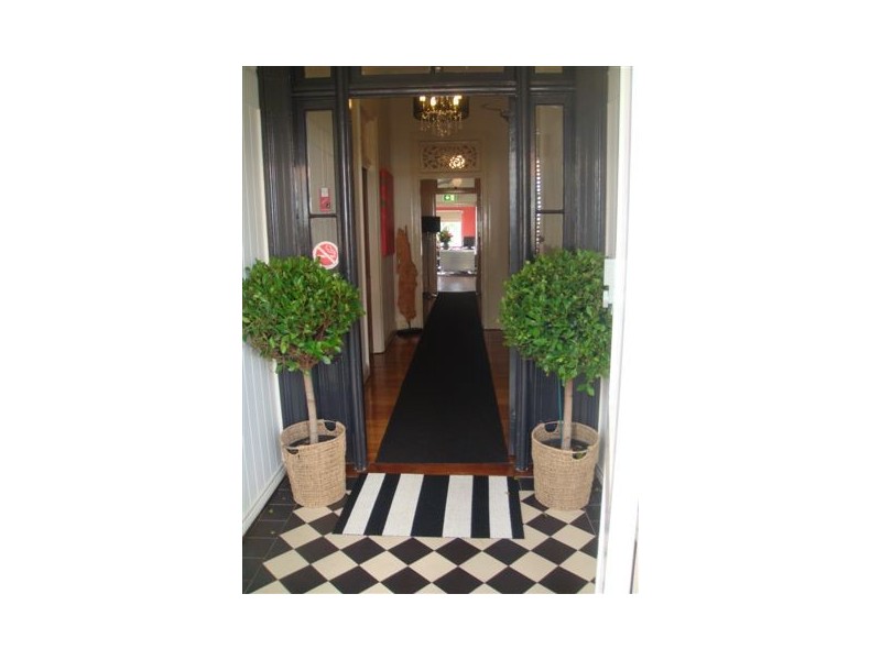 1 Thornbury Street, Spring Hill QLD 4000