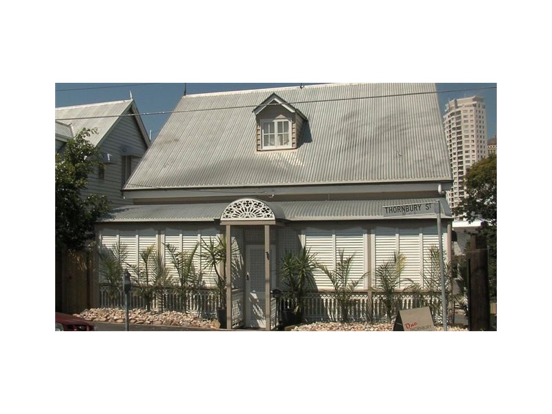 1 Thornbury Street, Spring Hill QLD 4000