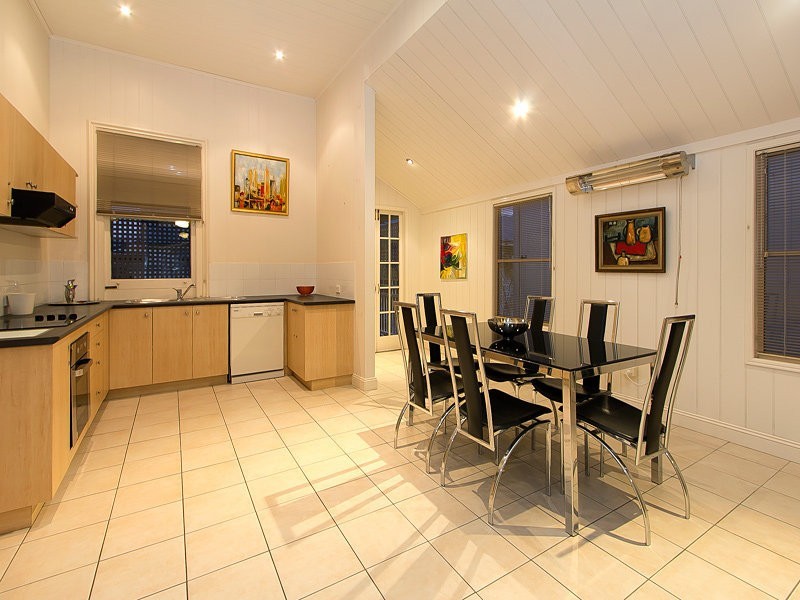 16 Fullerton Street, Red Hill QLD 4059