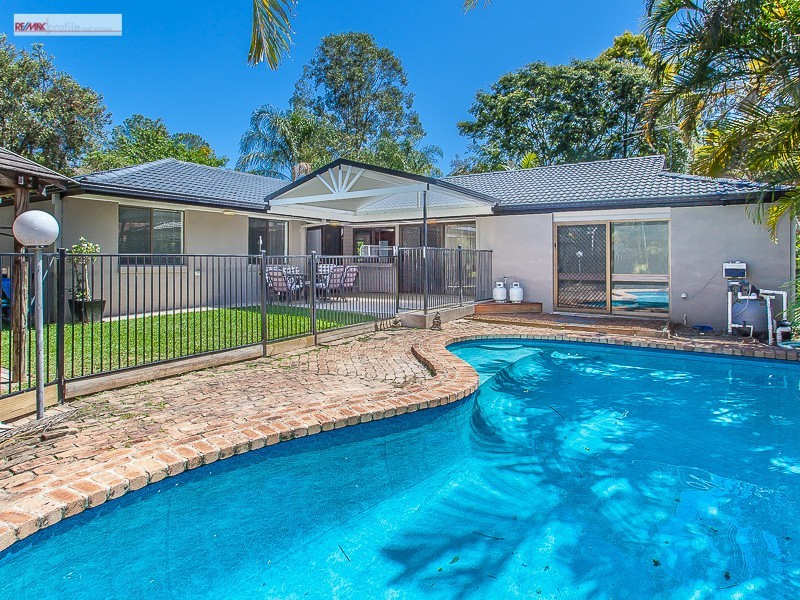4 Appin Street, Kenmore QLD 4069