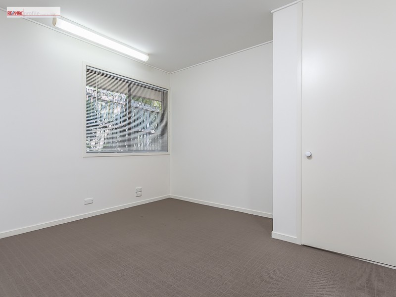 4 Appin Street, Kenmore QLD 4069