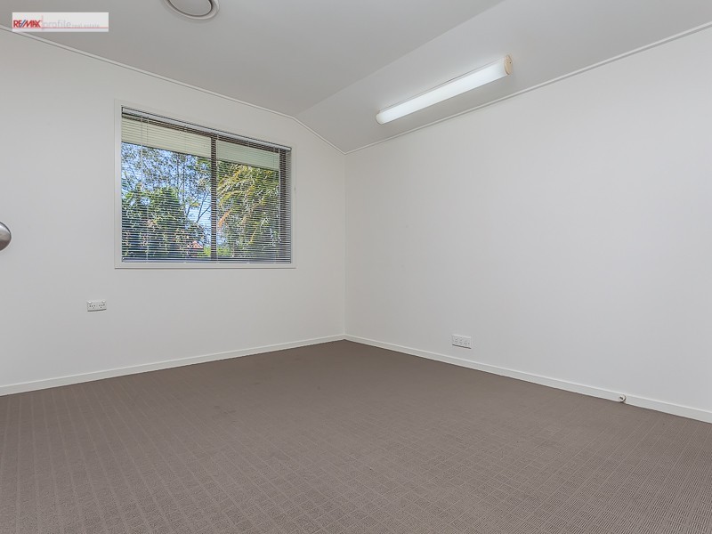 4 Appin Street, Kenmore QLD 4069