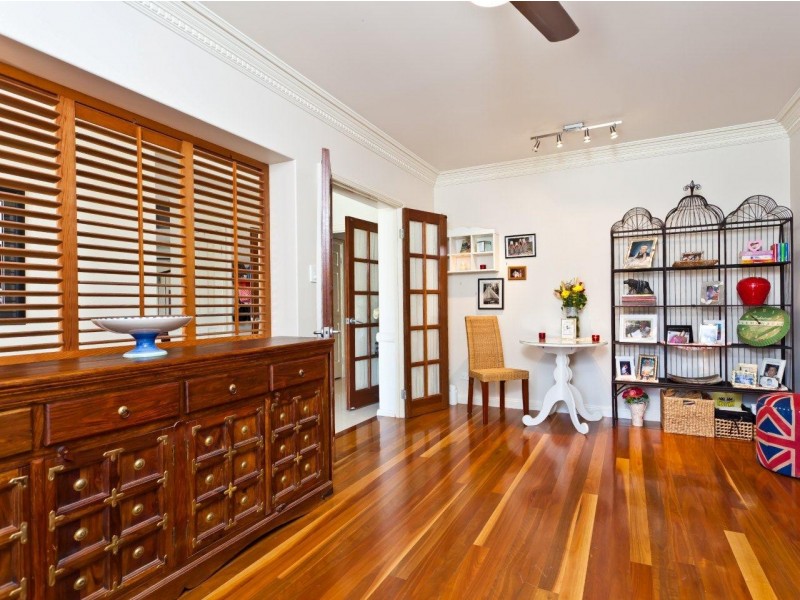 2 Samuel Place, Sinnamon Park QLD 4073