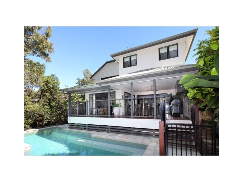 15 Amberelle Place, Chapel Hill QLD 4069