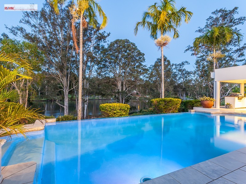 19 Samuel Place, Sinnamon Park QLD 4073